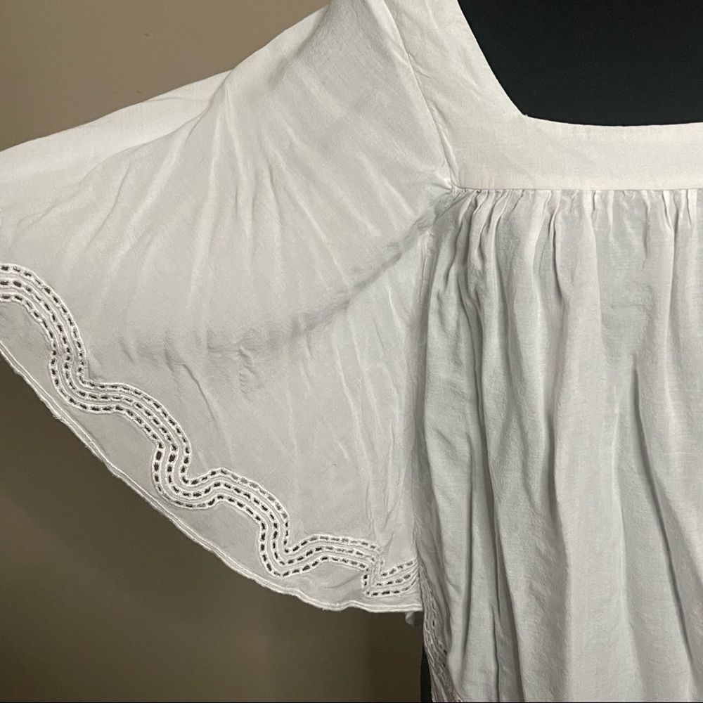 White Flowing Forever 21 Top XS - Picture 2 of 5
